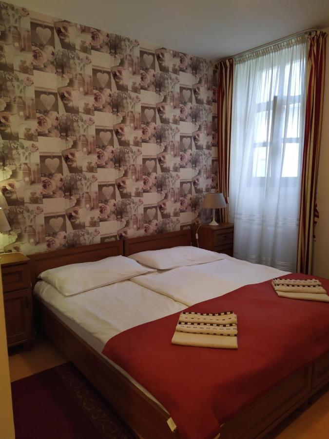 Gyula Panzio Hotel Exterior photo